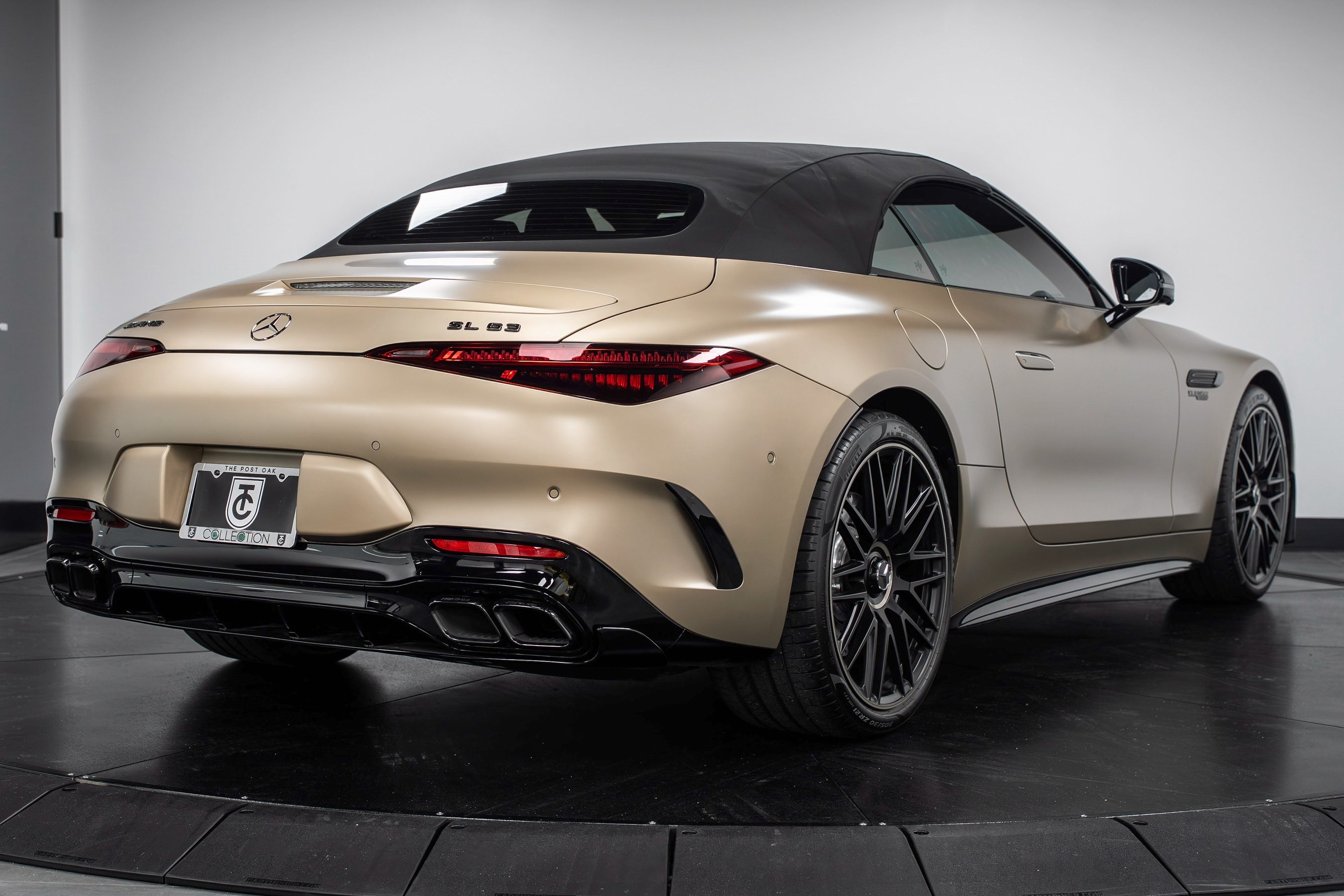 2025 Mercedes Benz SL 63 AMG photo 4