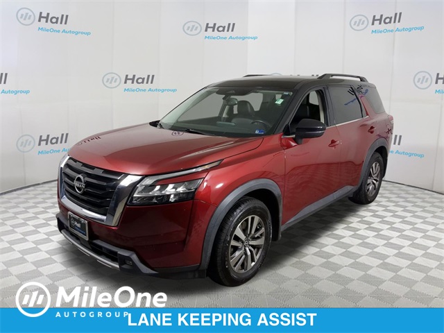 2022 Nissan Pathfinder SL FWD
