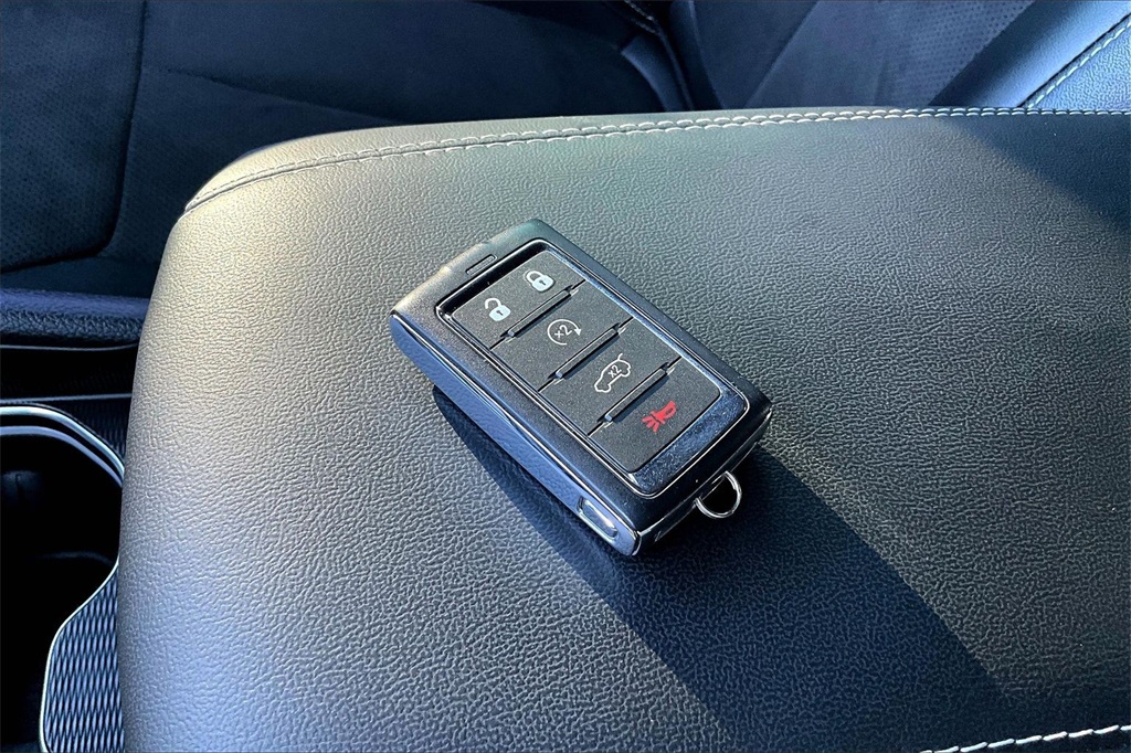 2024 Jeep Grand Cherokee L Altitude X Black at Victoria Chrysler Dodge Jeep Ram