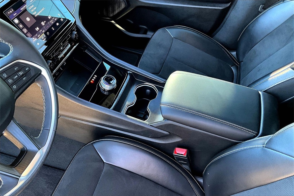 2024 Jeep Grand Cherokee L Altitude X Black at Victoria Chrysler Dodge Jeep Ram