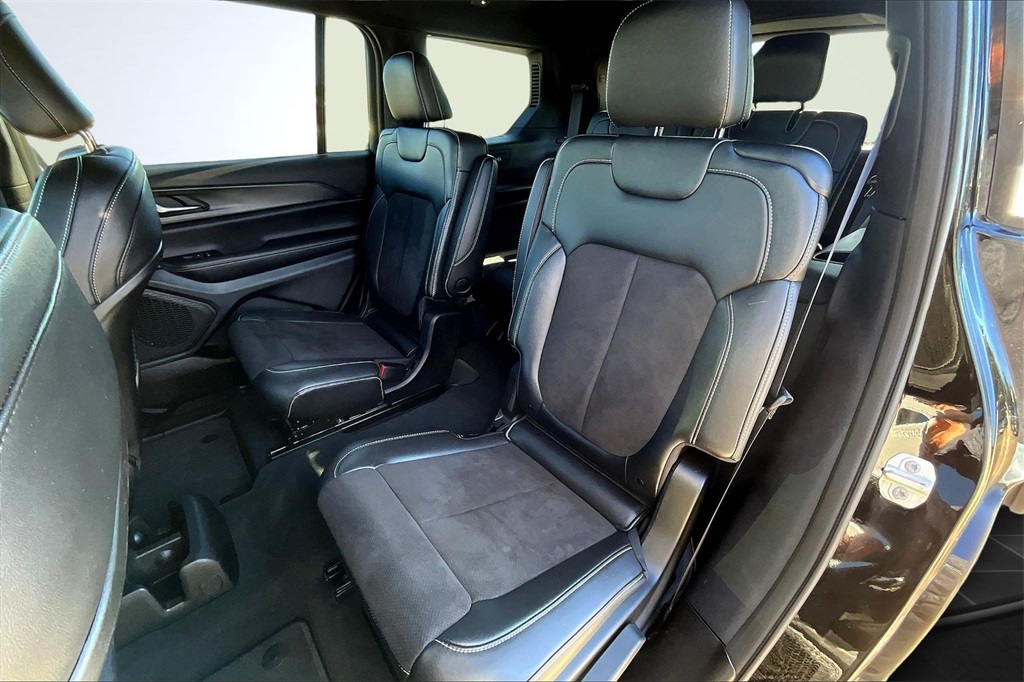 2024 Jeep Grand Cherokee L Altitude X Black at Victoria Chrysler Dodge Jeep Ram