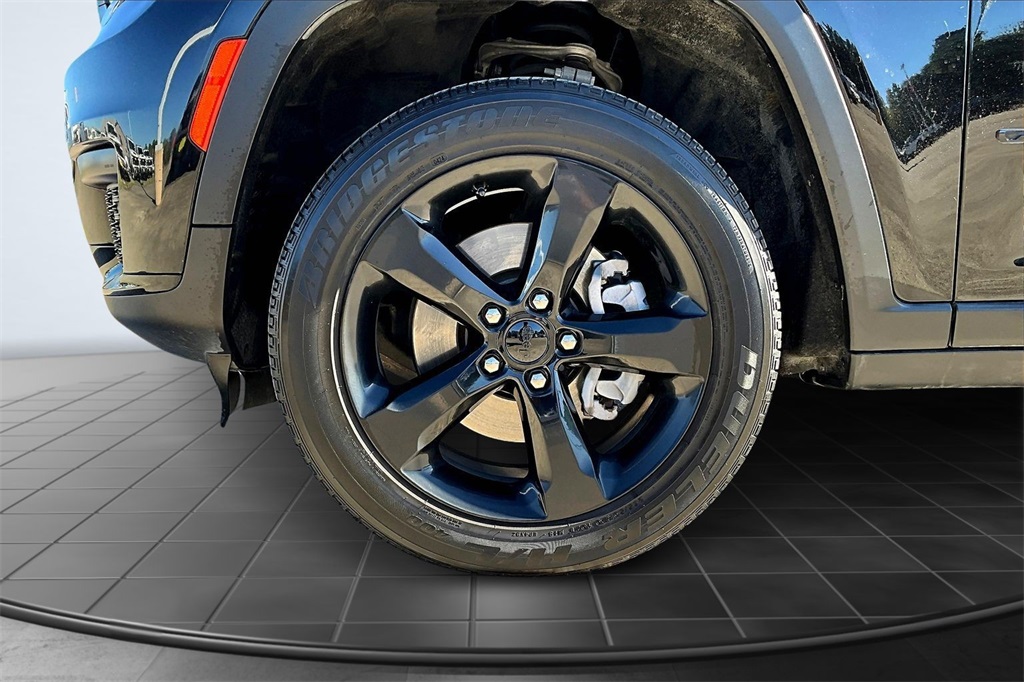 2024 Jeep Grand Cherokee L Altitude X Black at Victoria Chrysler Dodge Jeep Ram
