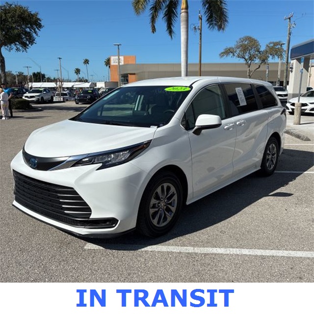 2023 Toyota Sienna LE 8-Passenger FWD
