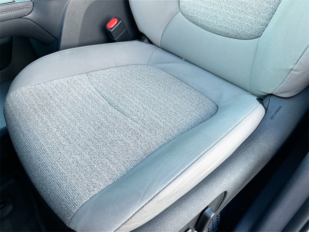 2022 Toyota Sienna LE White at Toyota of Victoria