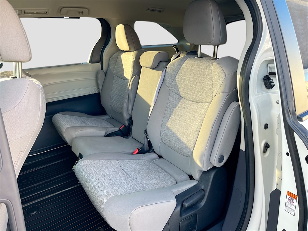 2022 Toyota Sienna LE White at Toyota of Victoria