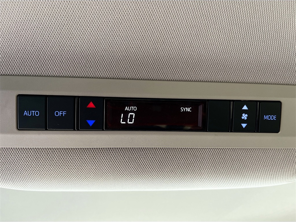 2022 Toyota Sienna LE White at Toyota of Victoria