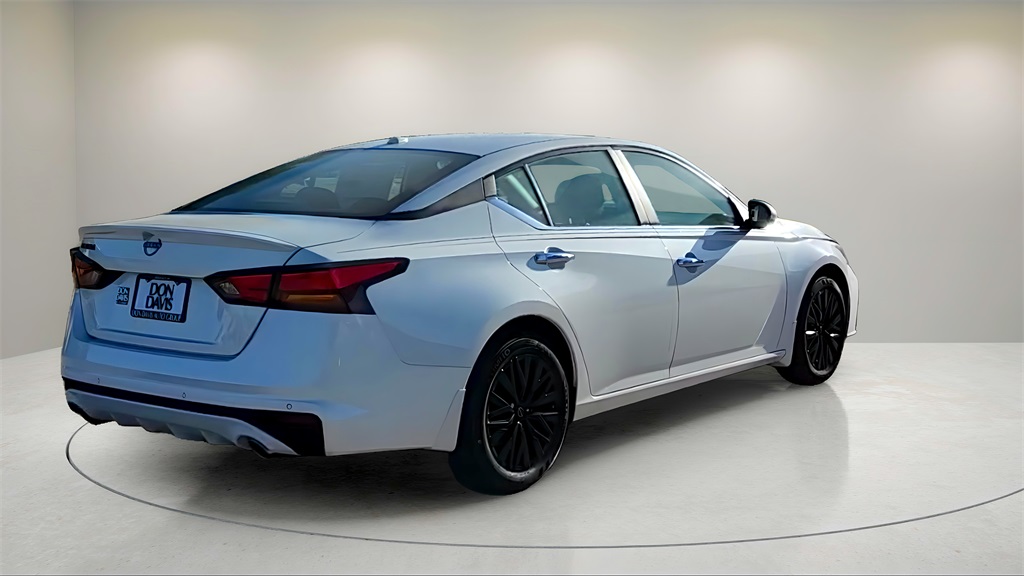 2025 Nissan Altima