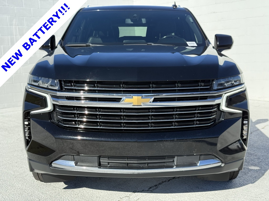 2021 Chevrolet Suburban LT photo 3