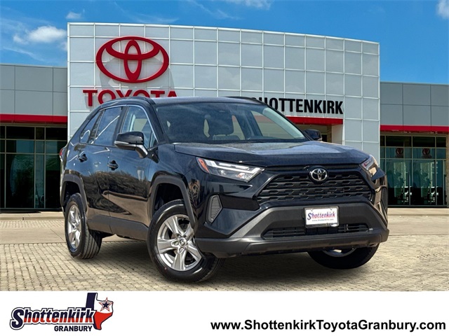 2025 Toyota RAV4 XLE FWD