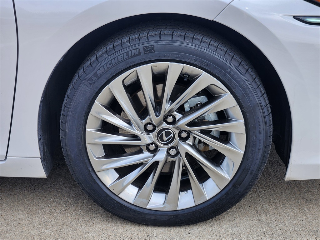 2021 Lexus ES 300h Ultra Luxury White at Westside Lexus