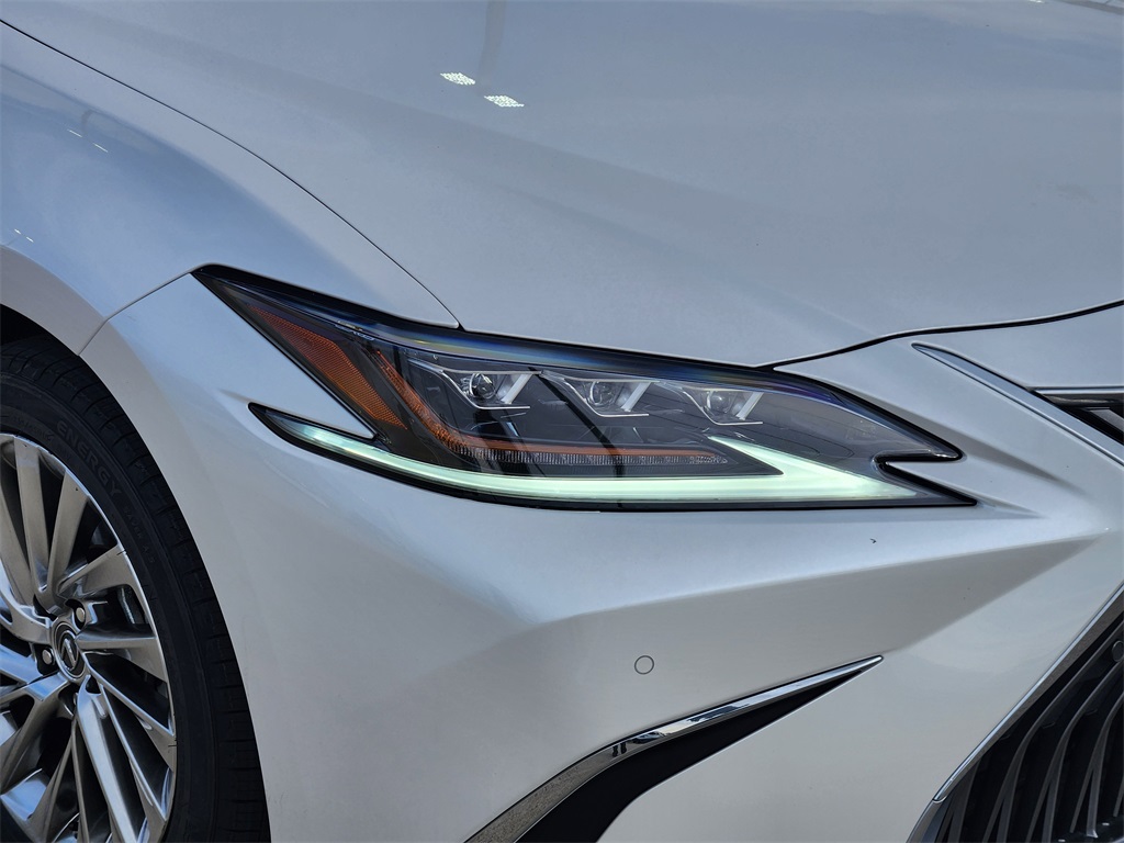 2021 Lexus ES 300h Ultra Luxury White at Westside Lexus