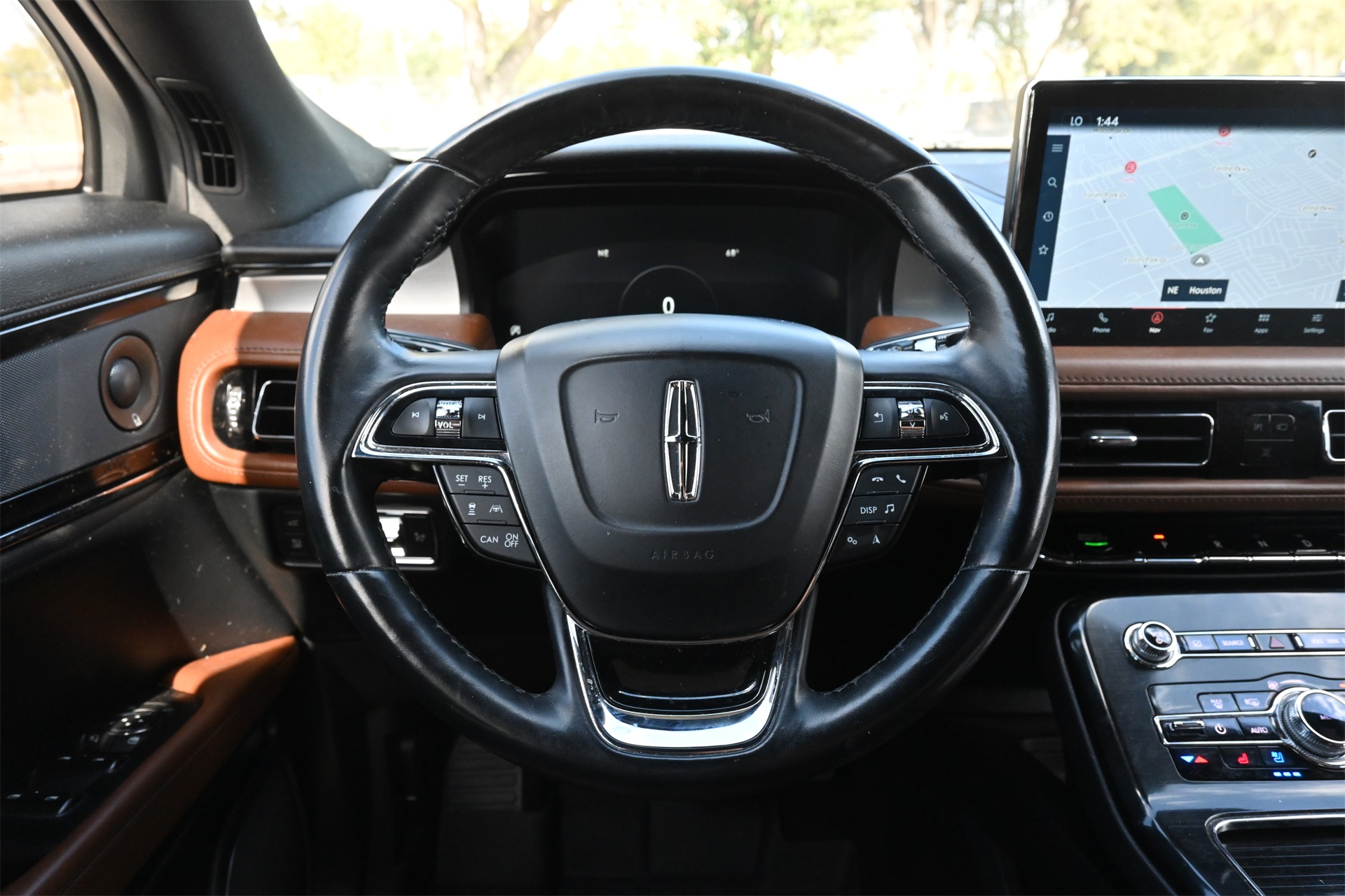 2022 Lincoln Nautilus Reserve White at AutoSavvy Houston Southwest