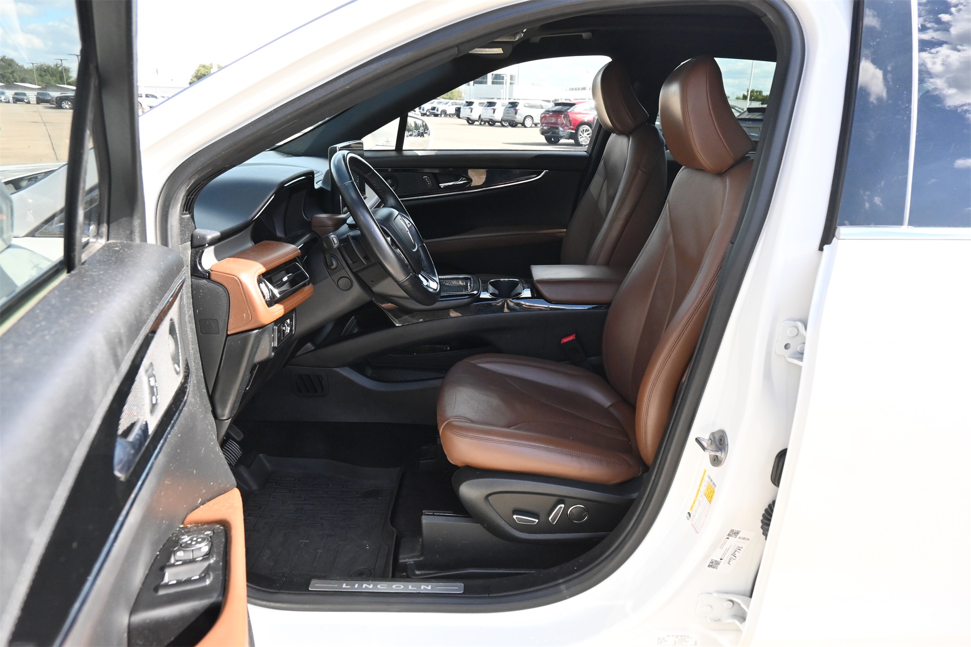 2022 Lincoln Nautilus Reserve White at AutoSavvy Houston Southwest