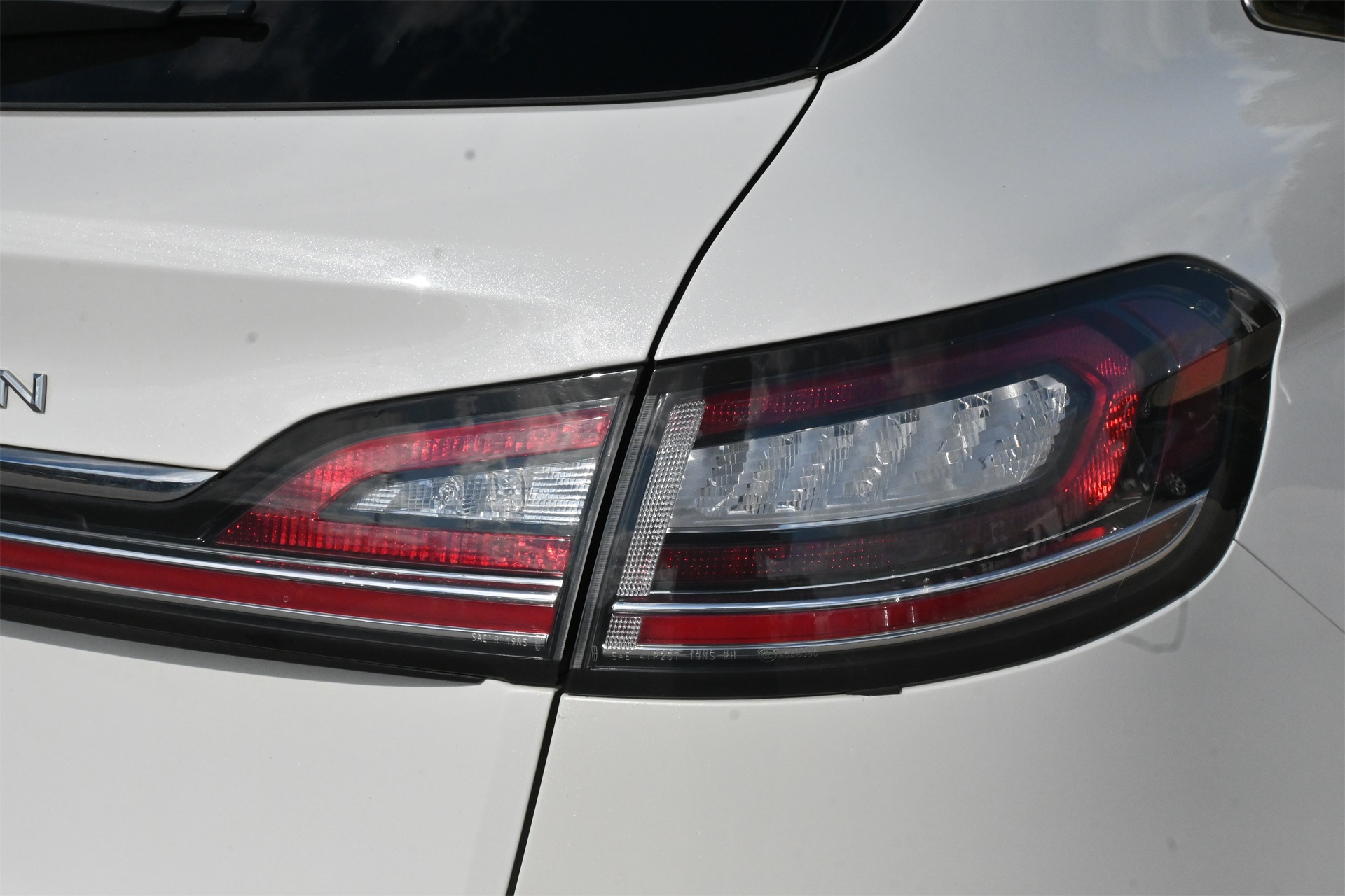 2022 Lincoln Nautilus Reserve White at AutoSavvy Houston Southwest