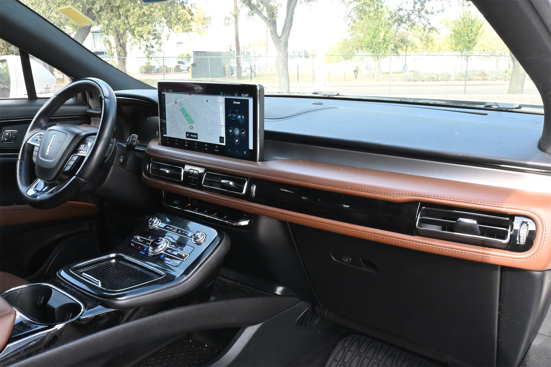 2022 Lincoln Nautilus Reserve White at AutoSavvy Houston Southwest