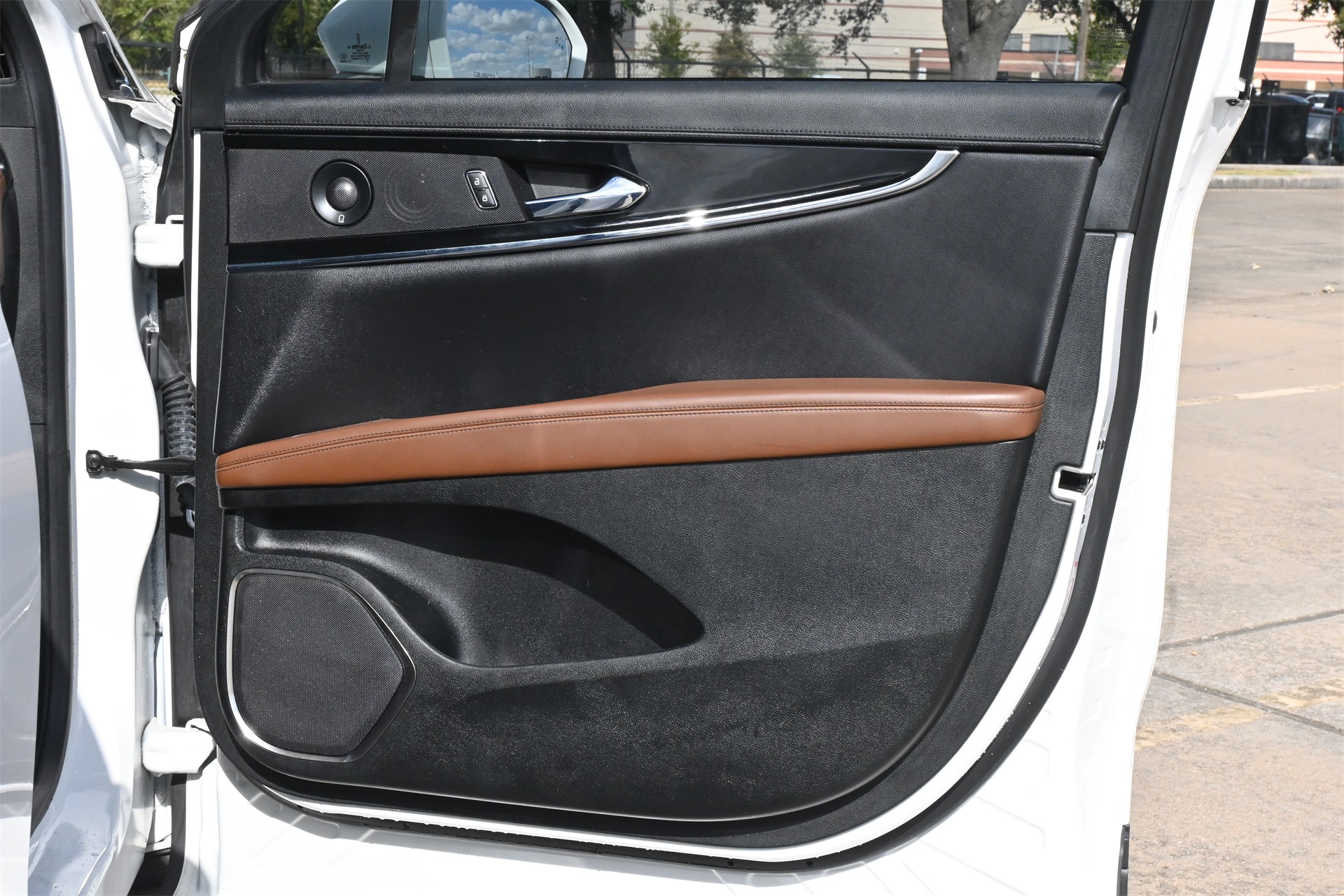 2022 Lincoln Nautilus Reserve White at AutoSavvy Houston Southwest