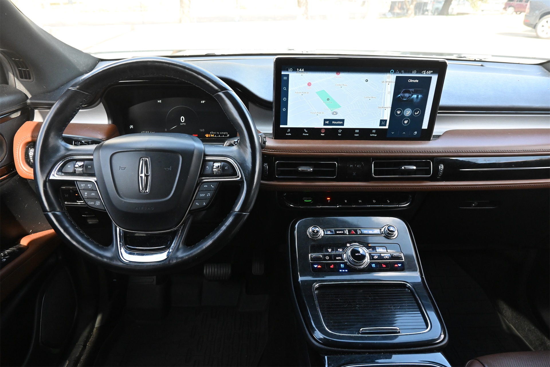 2022 Lincoln Nautilus Reserve White at AutoSavvy Houston Southwest