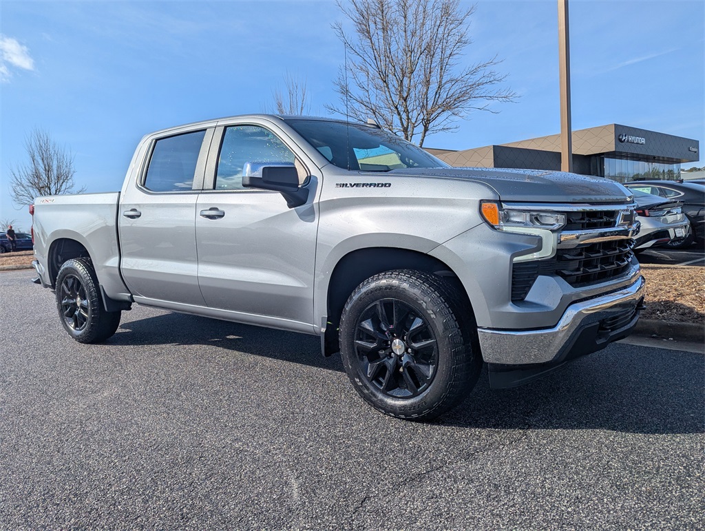 2024 Chevrolet Silverado 1500 LT Crew Cab 4WD