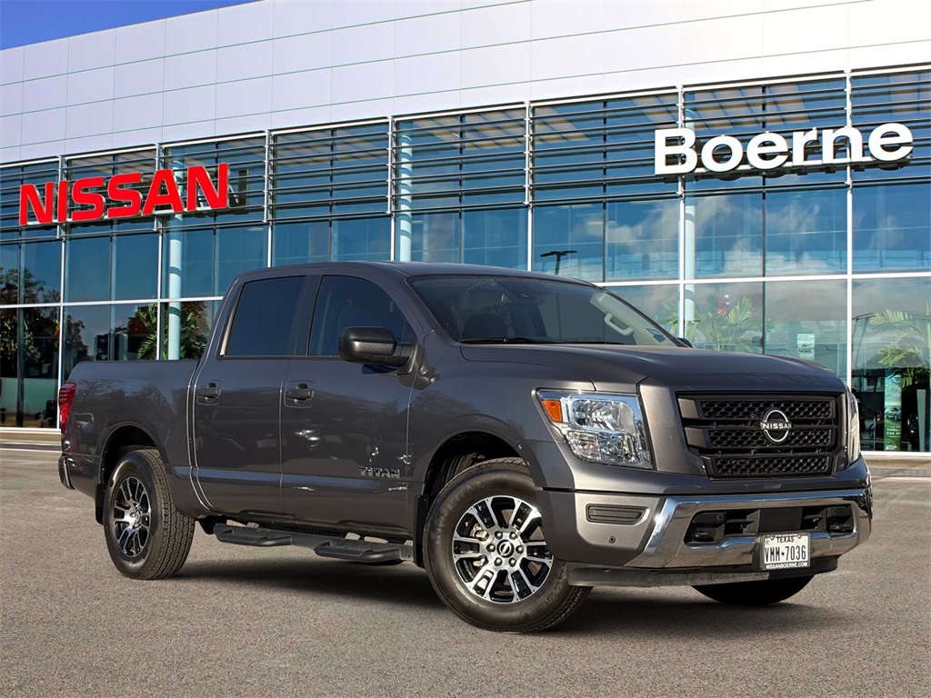2024 Nissan Titan SV Crew Cab 4WD