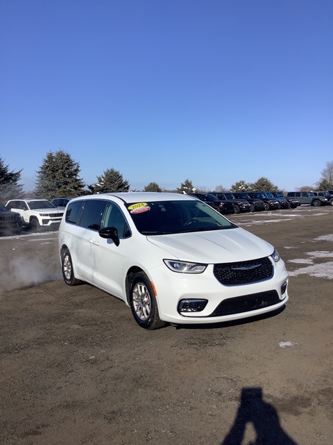2024 Chrysler Pacifica Touring L FWD