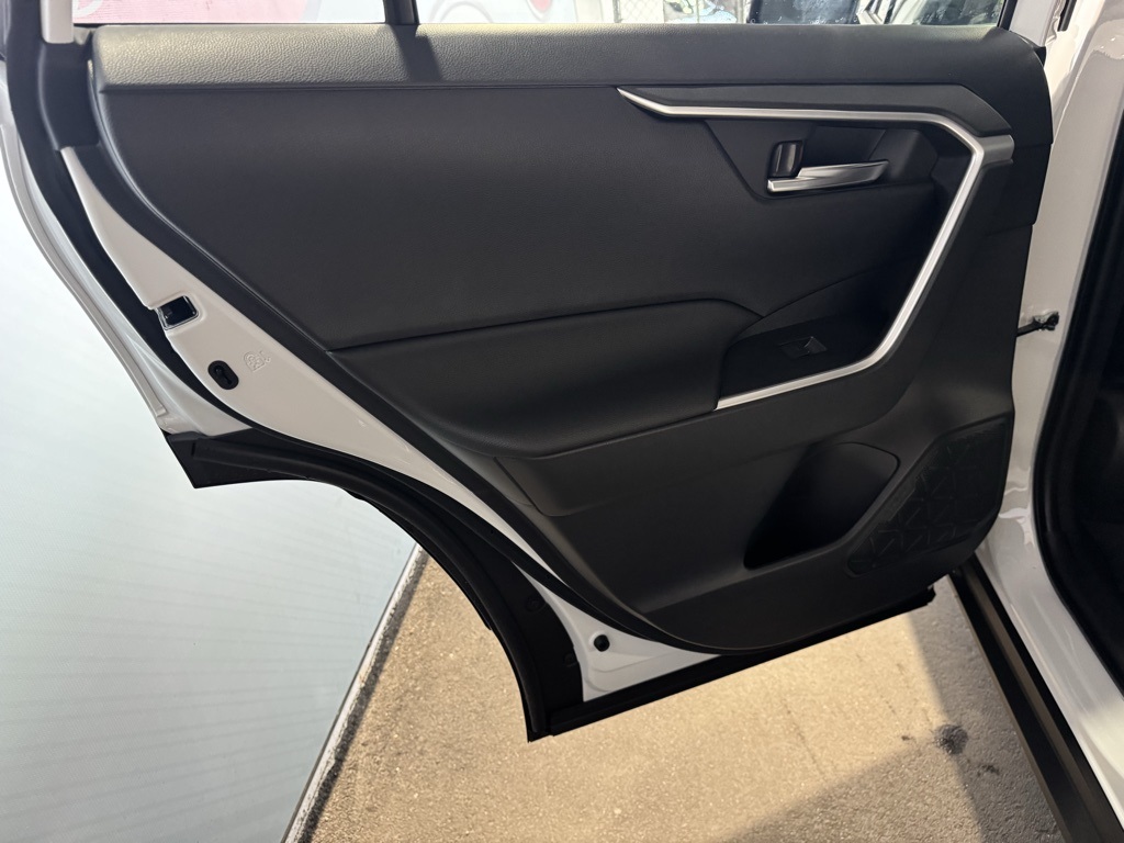 Thumbnail: 2025 Toyota RAV4 - 28