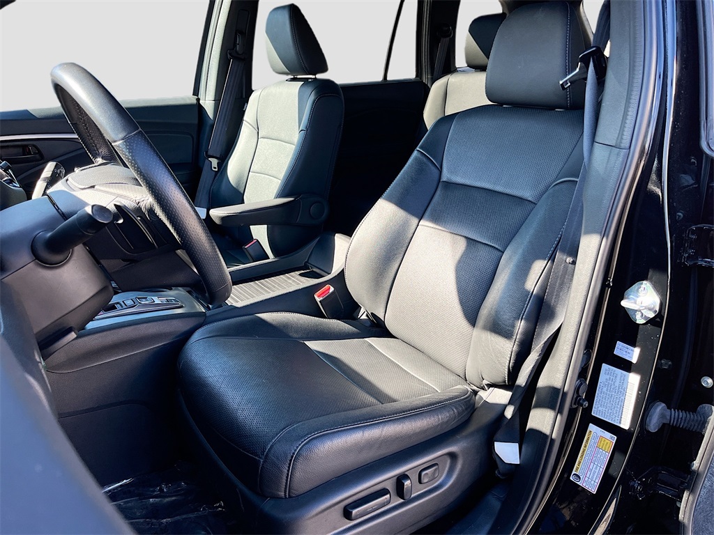 2022 Honda Passport EX-L Black at Mac Haik CDJR North Houston