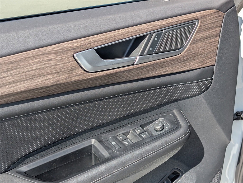 2025 Volkswagen Atlas 2.0T SEL - 10