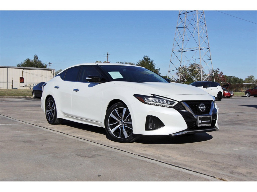 2023 Nissan Maxima SV White at Mac Haik CDJR North Houston
