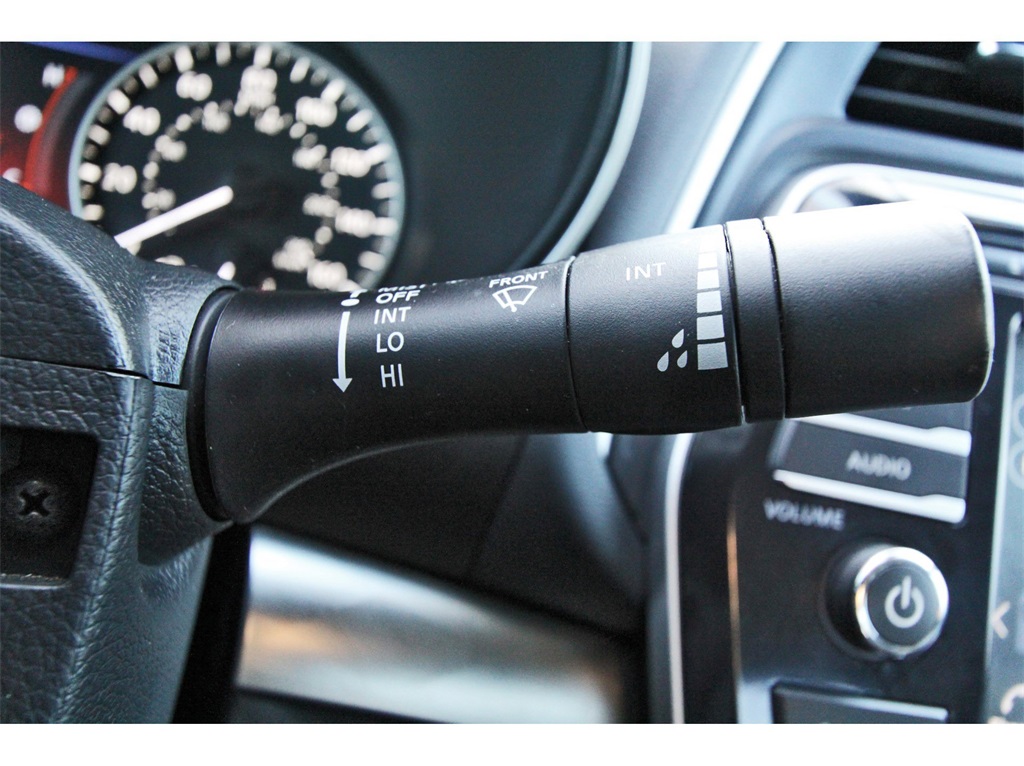 2023 Nissan Maxima SV White at Mac Haik CDJR North Houston