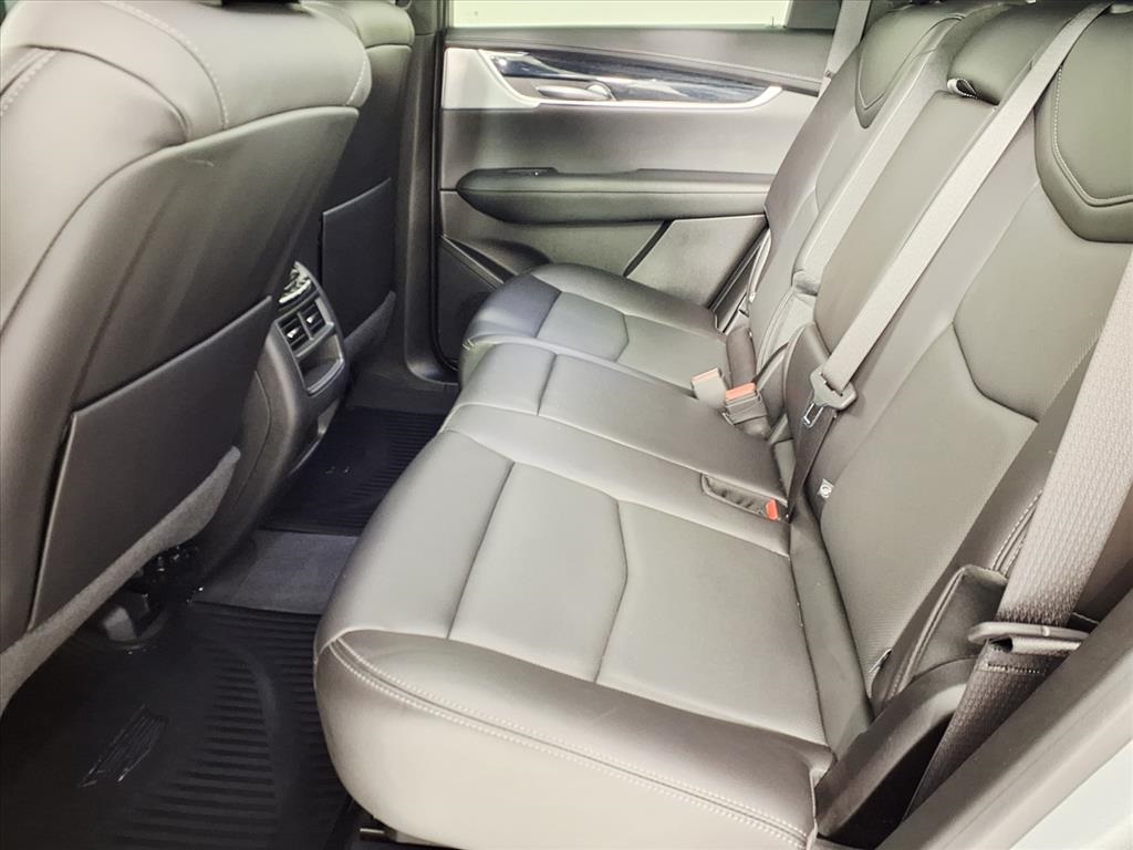2025 Cadillac XT5 Premium Luxury - 4