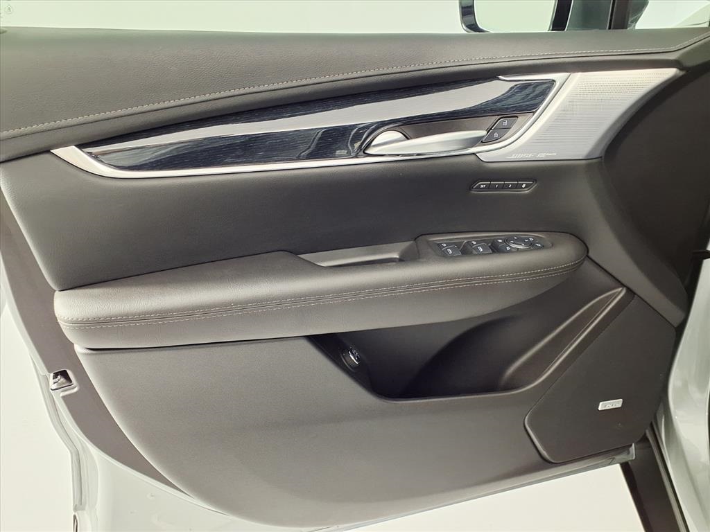 2025 Cadillac XT5 Premium Luxury - 8