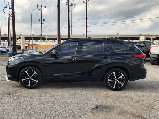 2021 Toyota Highlander XSE  at Autostrade