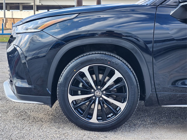 2021 Toyota Highlander XSE  at Autostrade