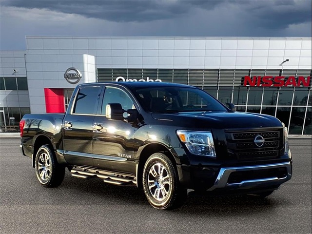2024 Nissan Titan SV Crew Cab 4WD
