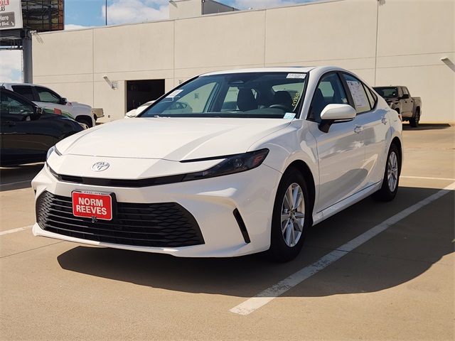 2025 Toyota Camry LE FWD