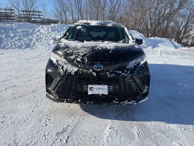 Used 2025 Toyota Sienna LE with VIN 5TDGSKFC0SS215531 for sale in Zumbrota, Minnesota