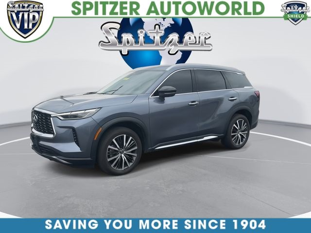 View vehicle photo 4