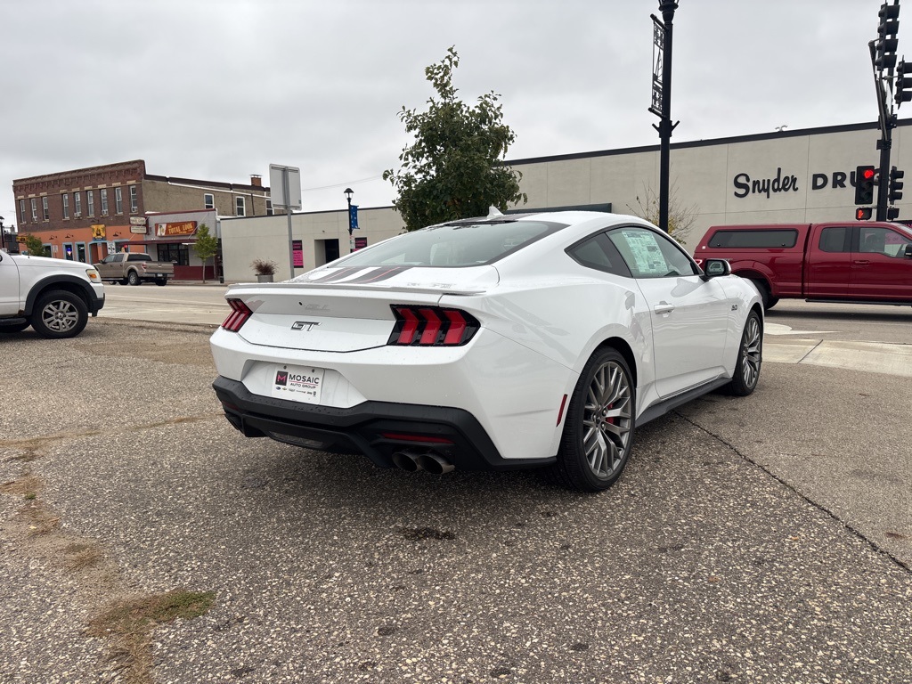 2025 Ford Mustang GT Premium photo 3
