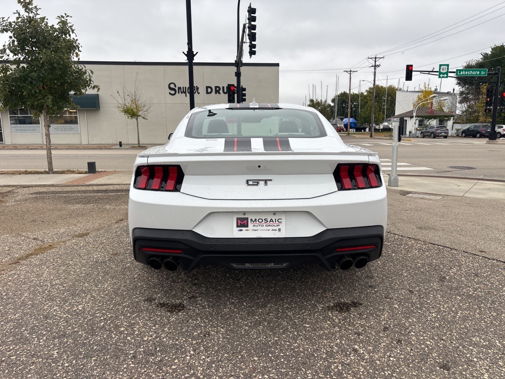 2025 Ford Mustang GT Premium photo 4