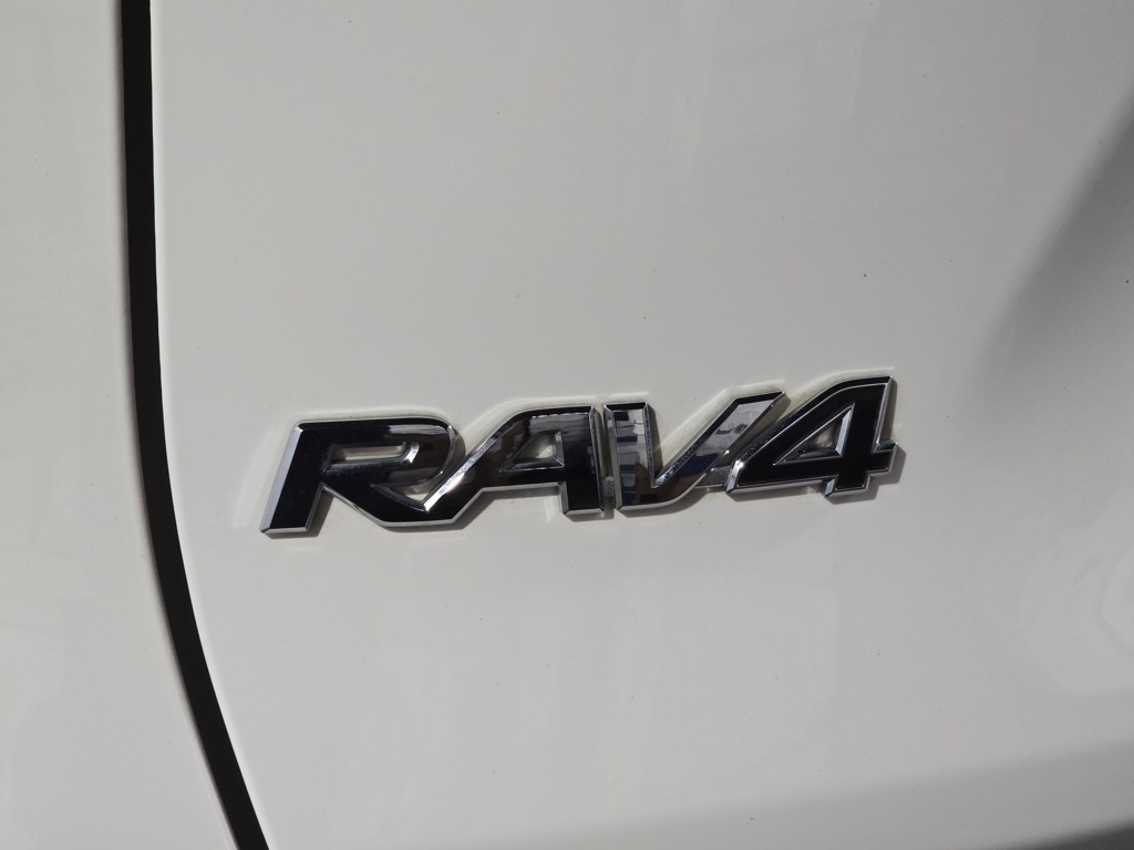 Thumbnail: 2024 Toyota RAV4 - 11