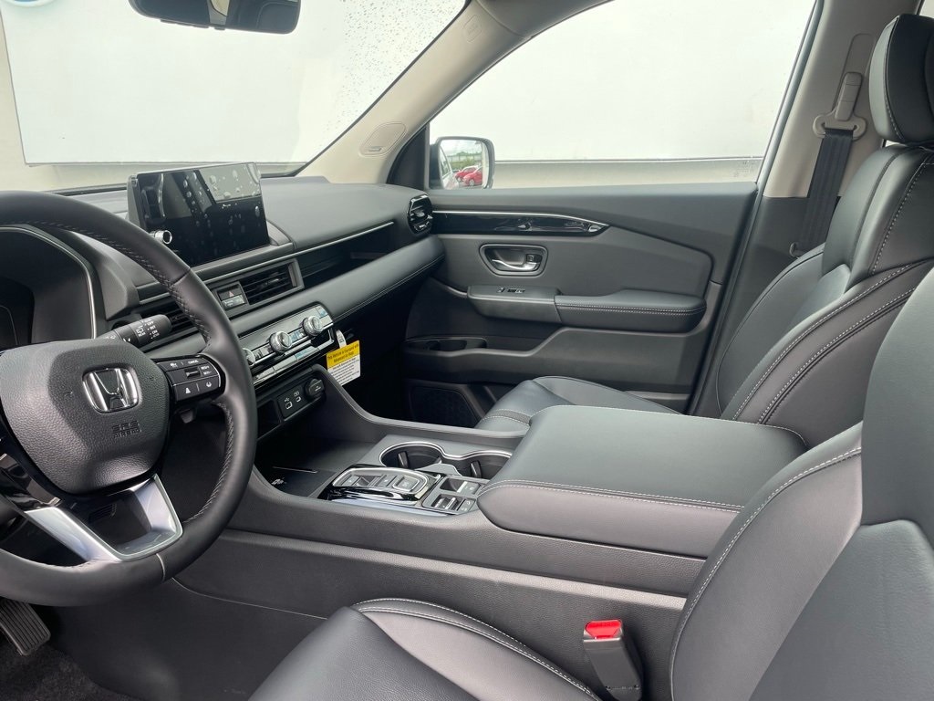 Thumbnail: 2025 Honda Pilot - 11