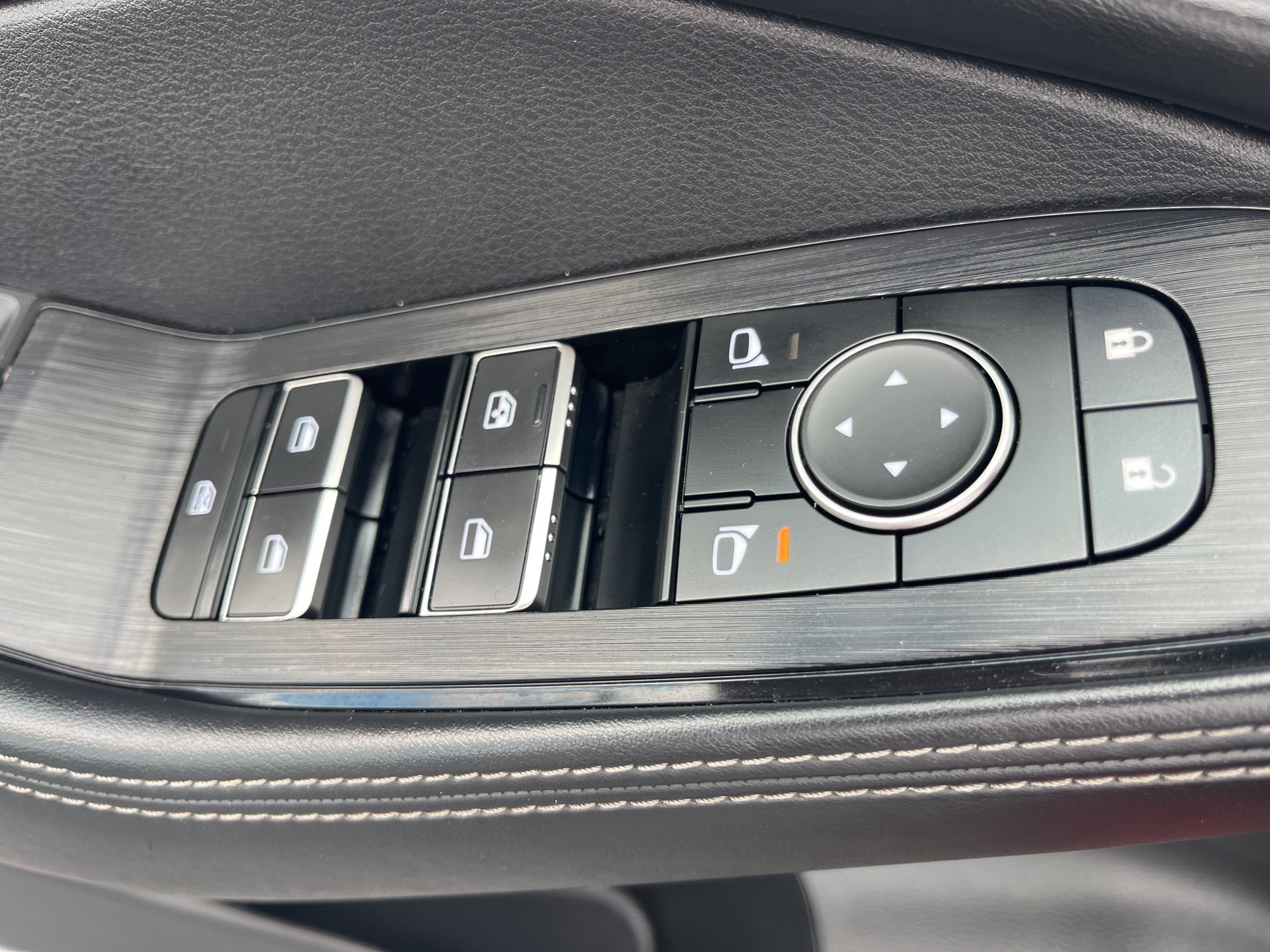 2023 Nissan Rogue SL photo 34