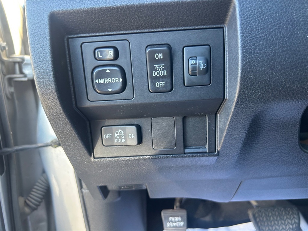 Used Car 2017 Toyota Tundra  Sr5 For Sale Under $20,000 In Floresville, Texas