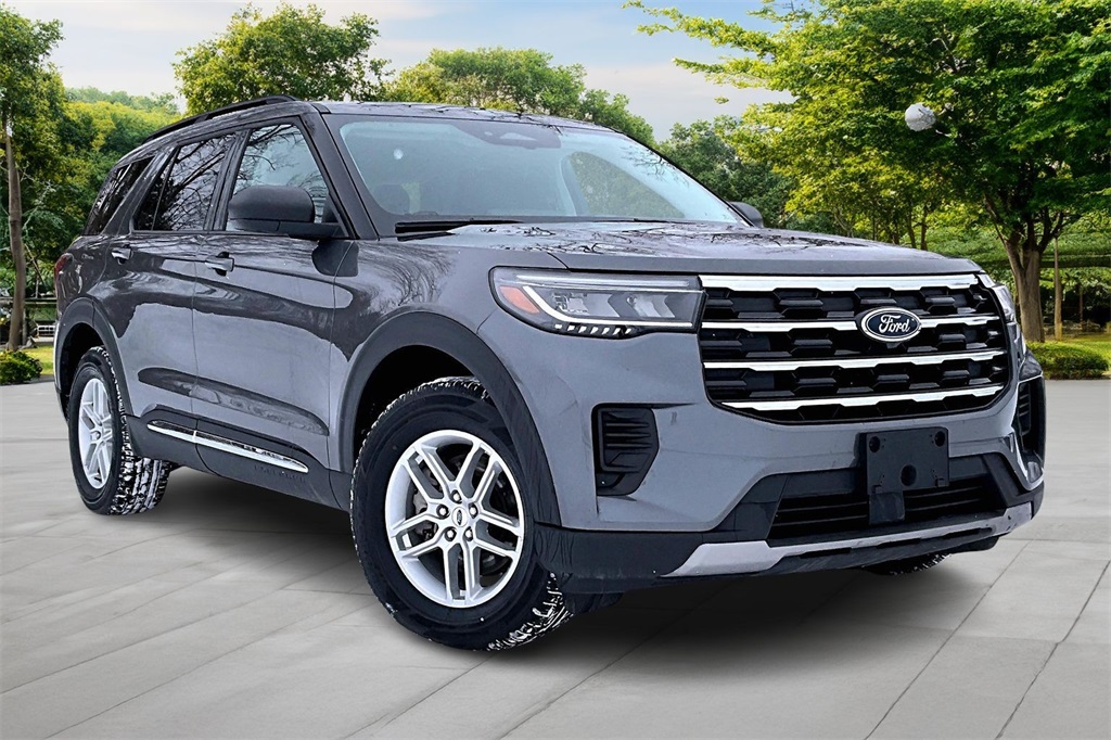 2025 Ford Explorer Active AWD