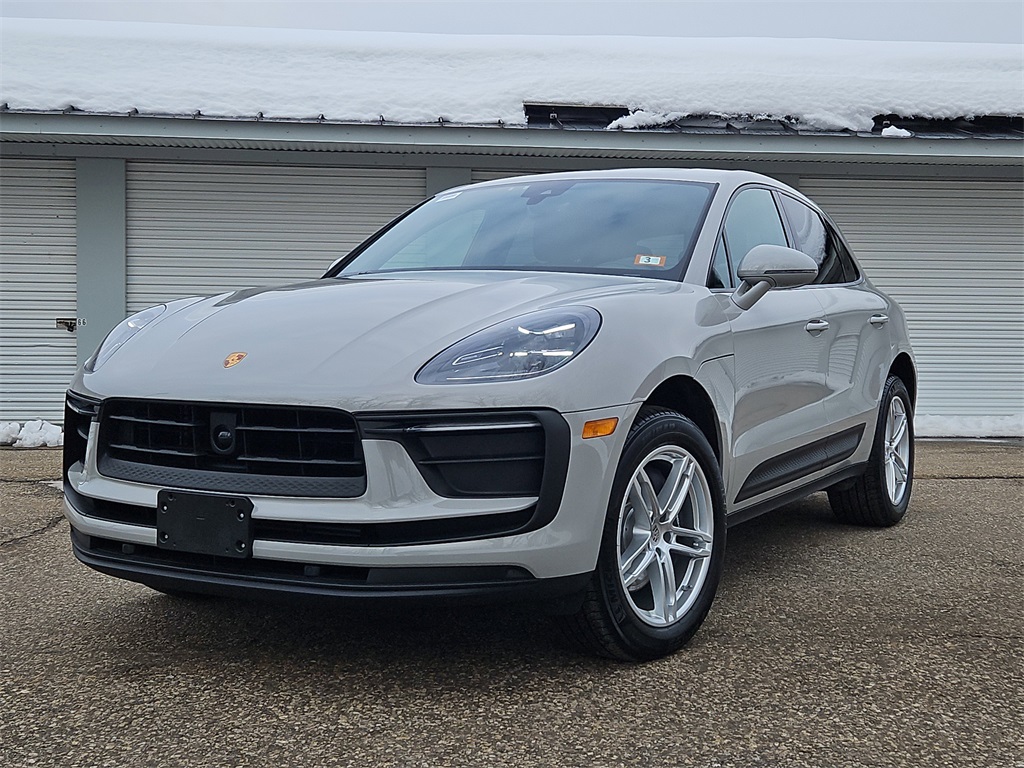 2025 Porsche Macan AWD