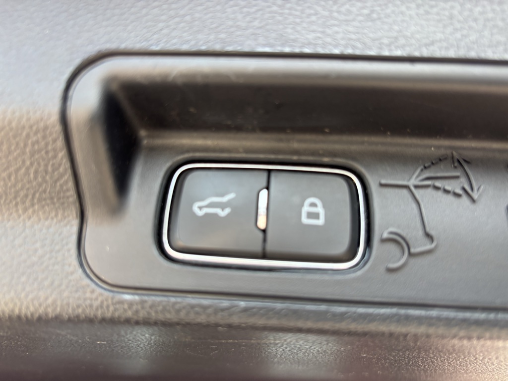 Used Car 2020 Ford Explorer  Limited For Sale Under $25,000 In Austin, Texas