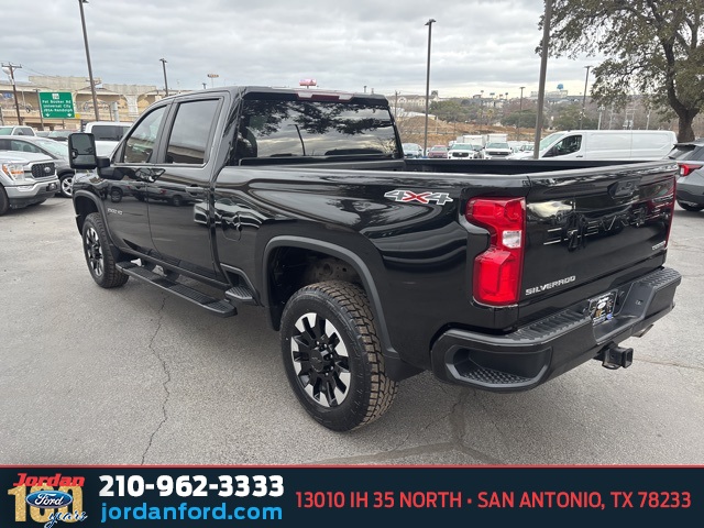 Used Car 2020 Chevrolet Silverado 2500hd  Custom For Sale Under $35,000 In San Antonio, Texas