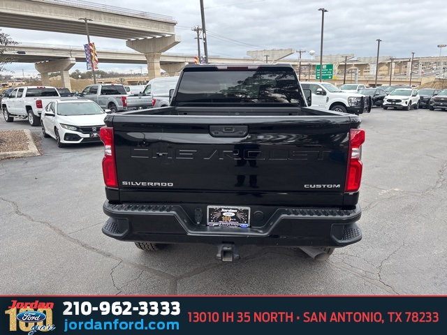 Used Car 2020 Chevrolet Silverado 2500hd  Custom For Sale Under $35,000 In San Antonio, Texas