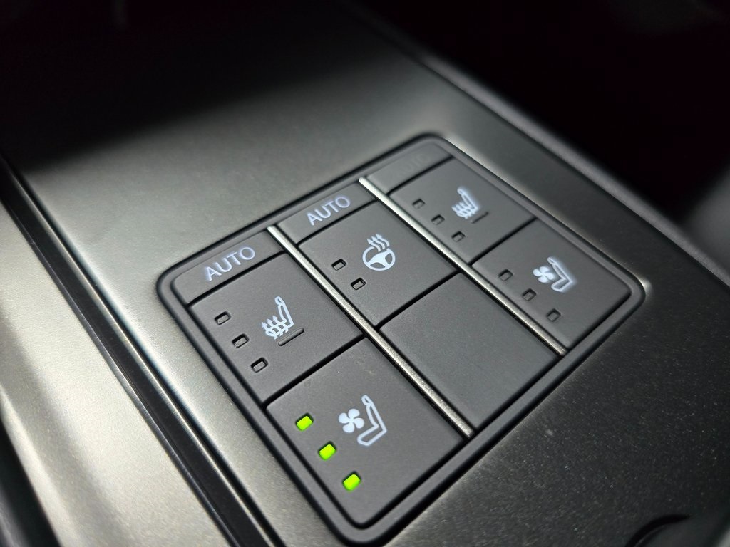 Thumbnail: 2025 Lexus UX - 25