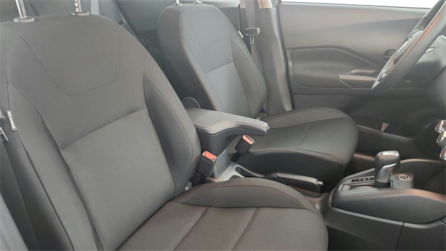 2025 Nissan Kicks Play